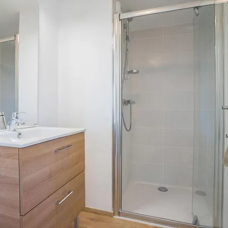 דירה Studio For 4 People With Sofa Bed And Balcony *
